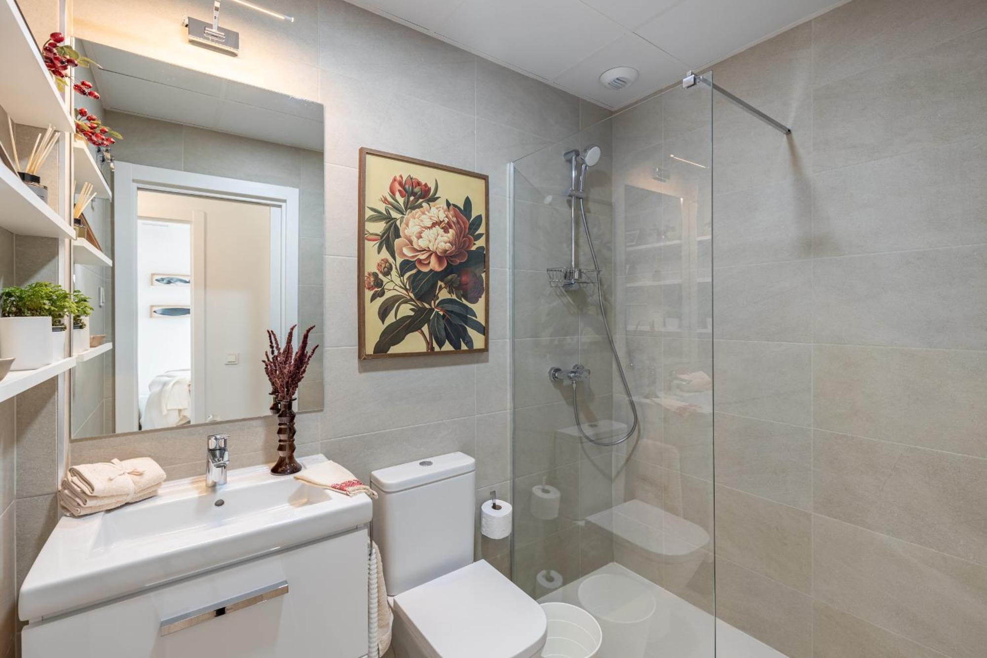 Skyline 9 Pool & Parking Free Apartment
