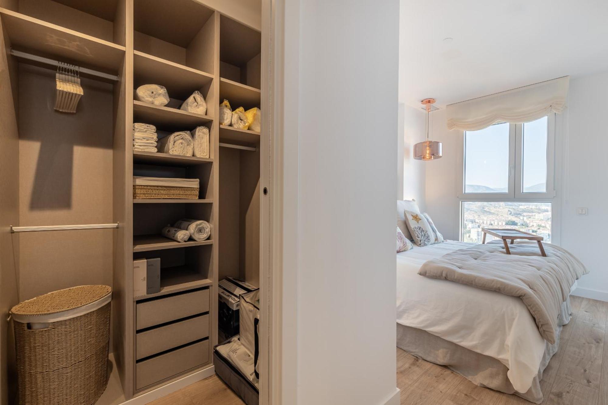 Apartment Skyline 9 Pool & Parking Free *