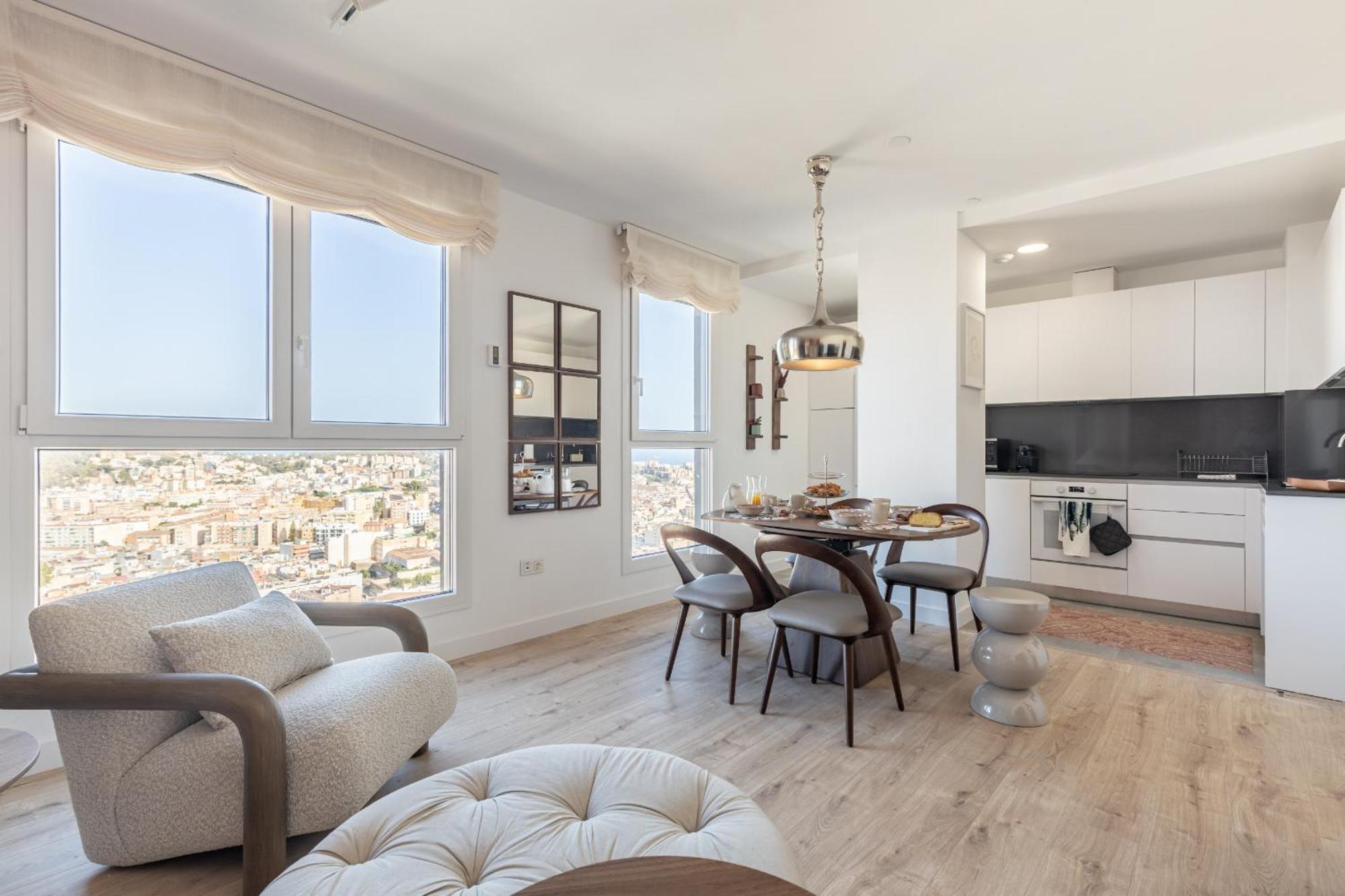 Skyline 9 Pool & Parking Free * Malaga